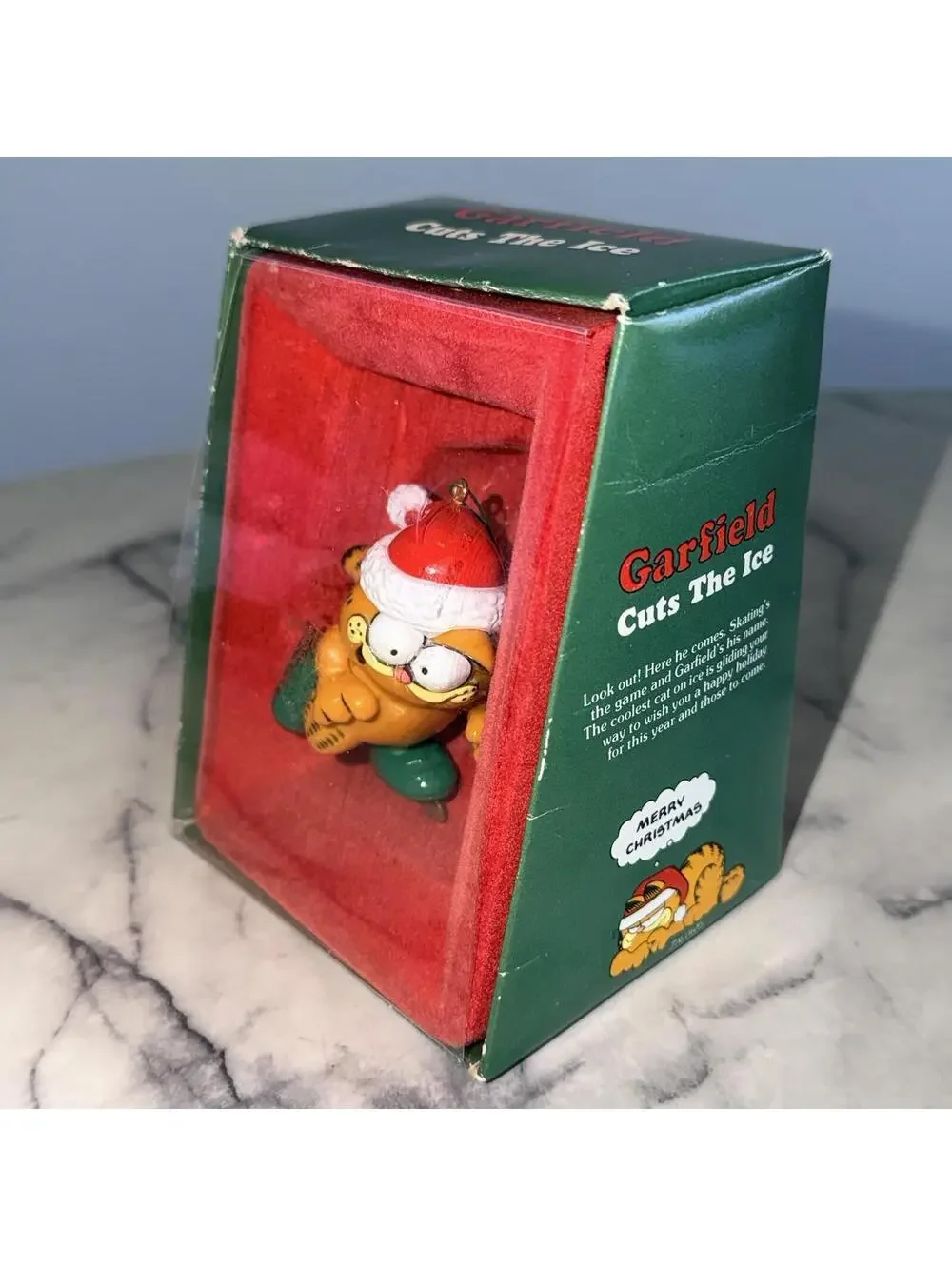 Garfield‎ Enesco CUTS THE ICE  Christmas Ornament Skating Boxed E-8771 Vintage